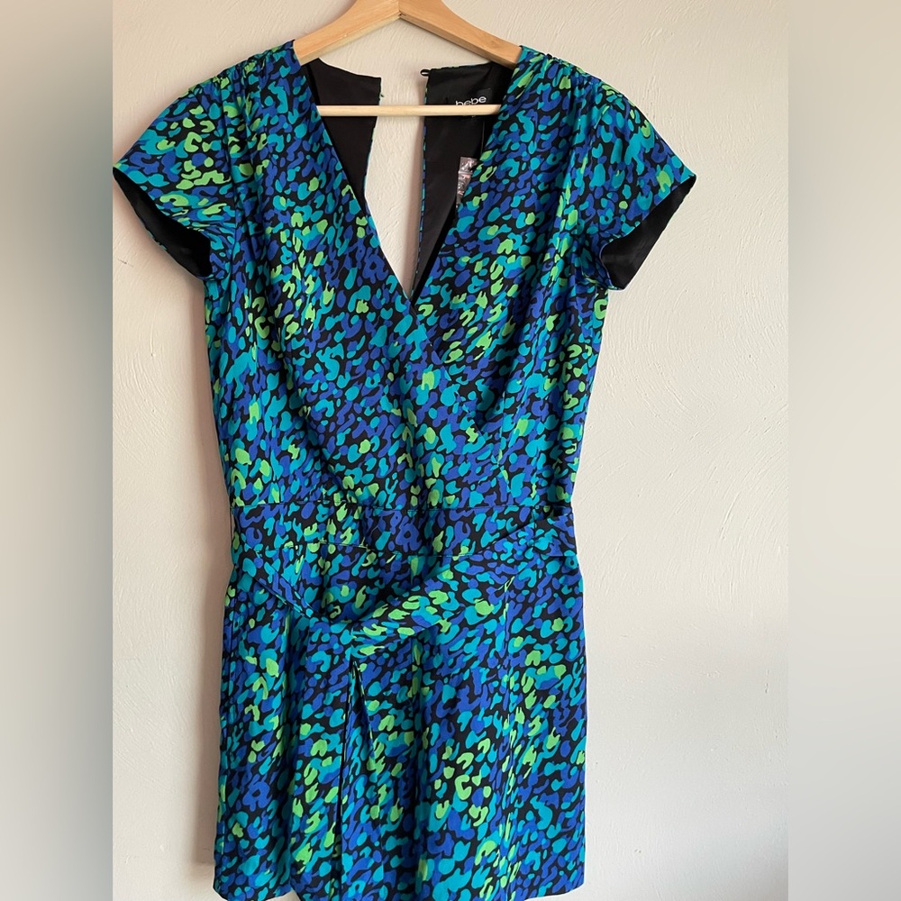 Bebe S NWT 💚 💙 ✨